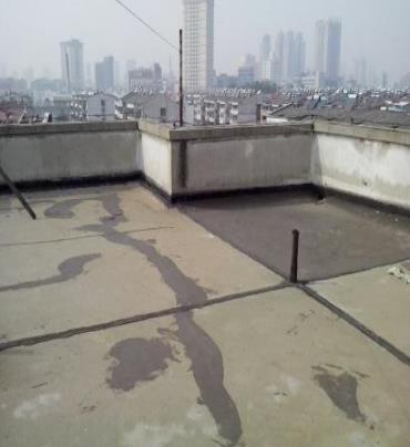 昌江漏水维修 楼顶漏水是什么原因，楼顶漏水维修方法是什么?